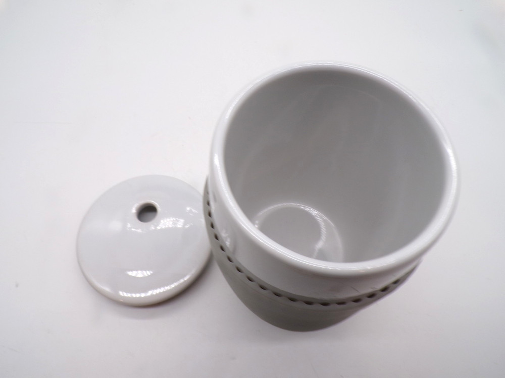 Pampered Chef Stoneware Microwave Egg Cooker Pre owned EUC
