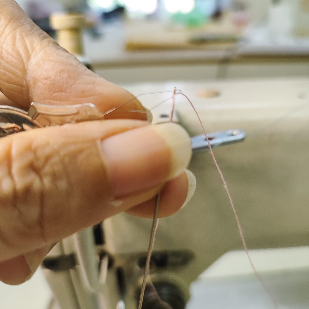 Needle Threader Thread Divice Needle Worker Assistant Hand and Machine Dual use