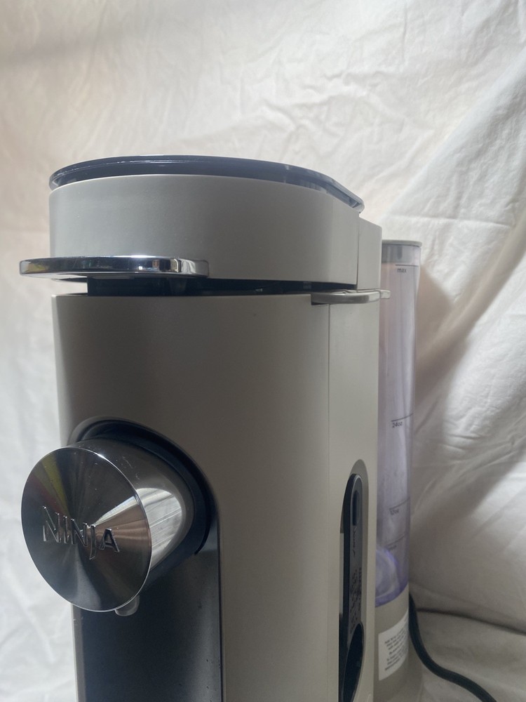 Ninja Single Serve Coffee Maker 6 to 24 oz Barely used, see description