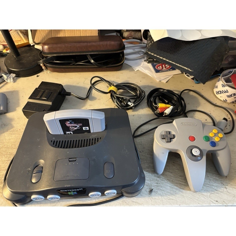 Nintendo 64 N64 Bundle + Cables +Controller + Resident Evil 2 tested Working