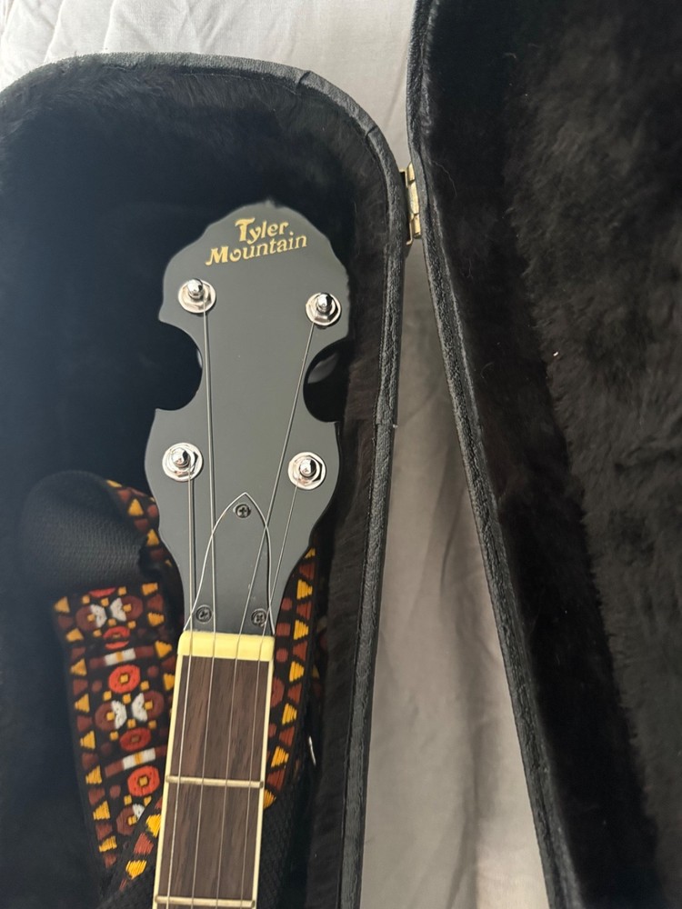Tyler Mountain 5-String Banjo