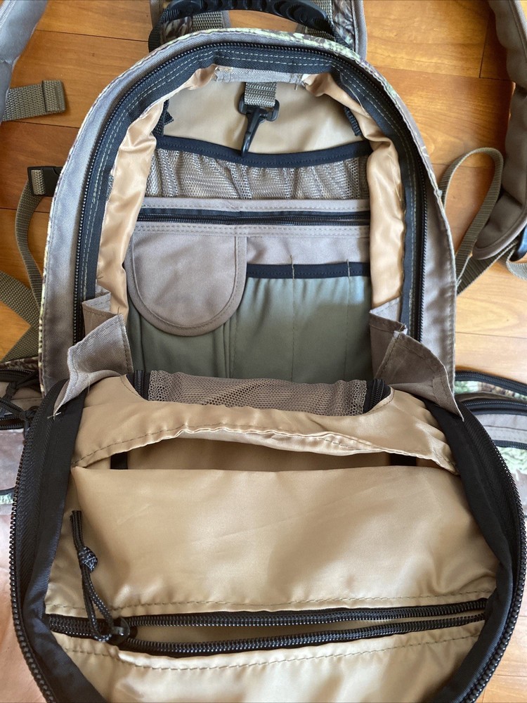 Horn Hunter Main Beam (?) Back Pack Mossy Oak Infinity