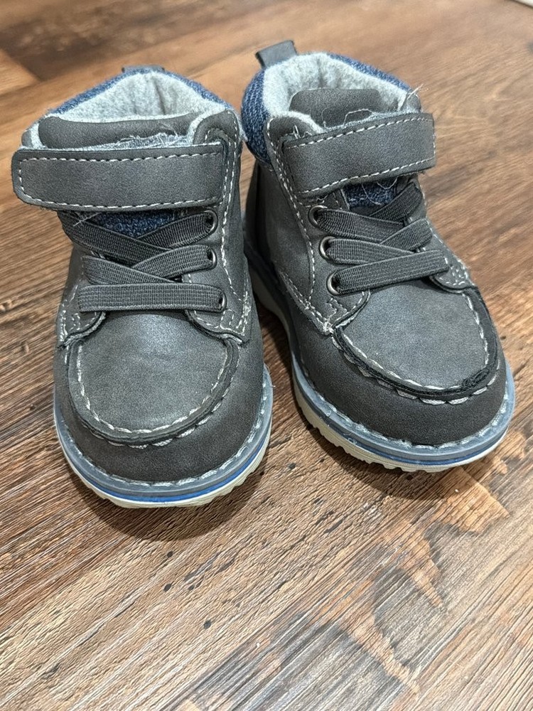 Cat & Jack Kids' Gray Boots with Strap