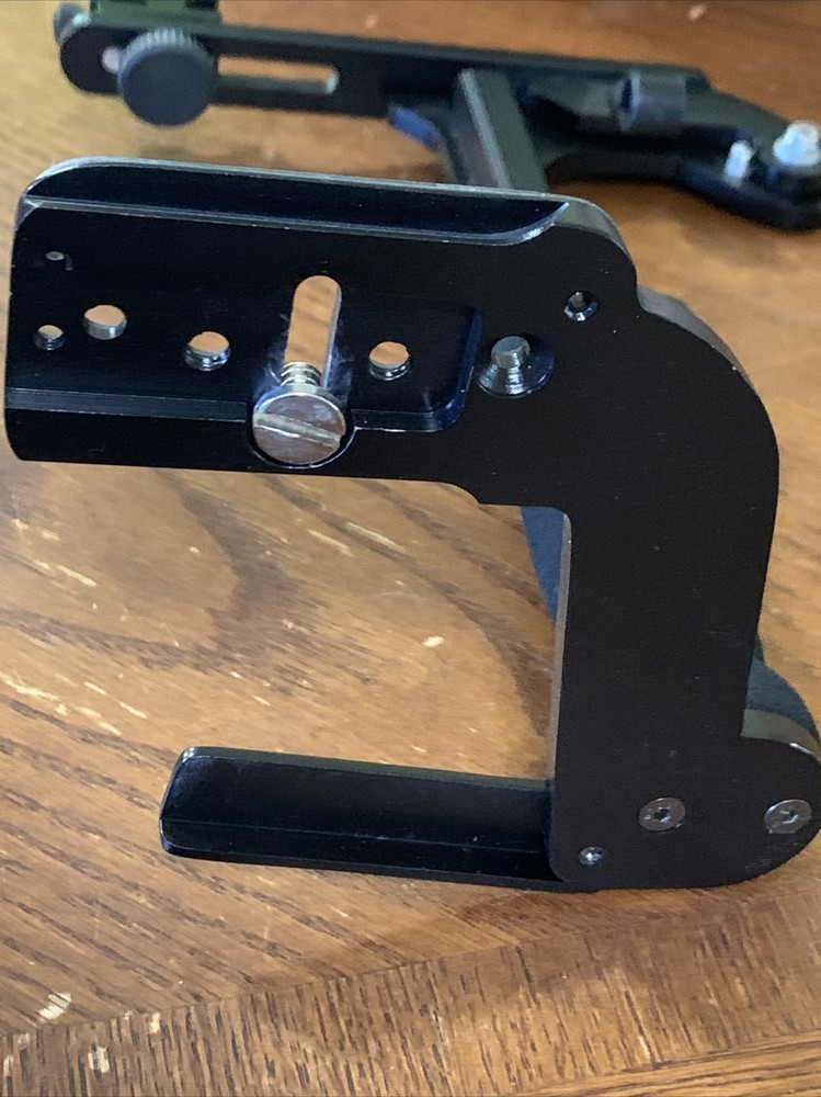 Promaster 5528 Flash Mount Bracket Frame Grip