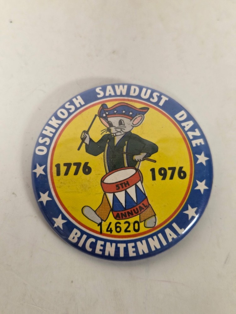 1976 Oshkosh Sawdust Days Button