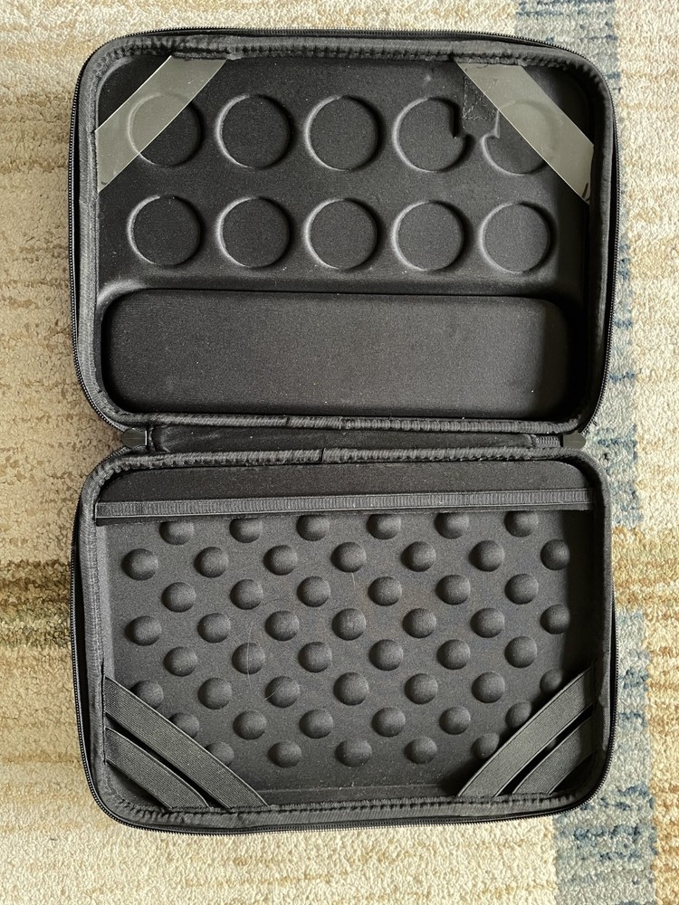 Bubble II Volume Case for 11" Chromebook, Mini Laptop, Notebook, Black