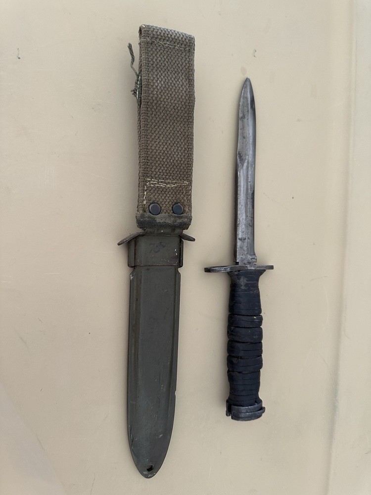 US Utica Bayonet & M8 Scabbard
