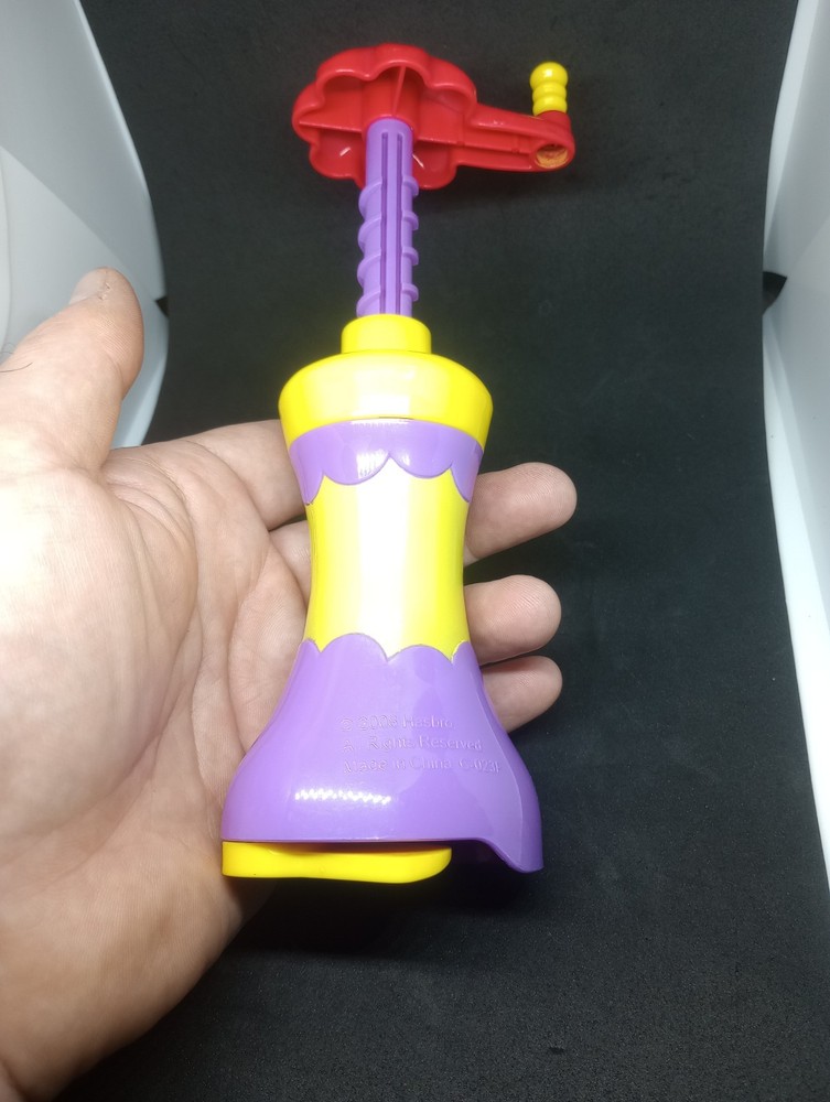 Play-Doh Burger Builder toy extruder accessorie