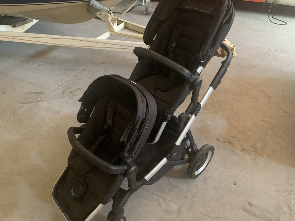 Thule Double Stroller With Tag Along Trailer