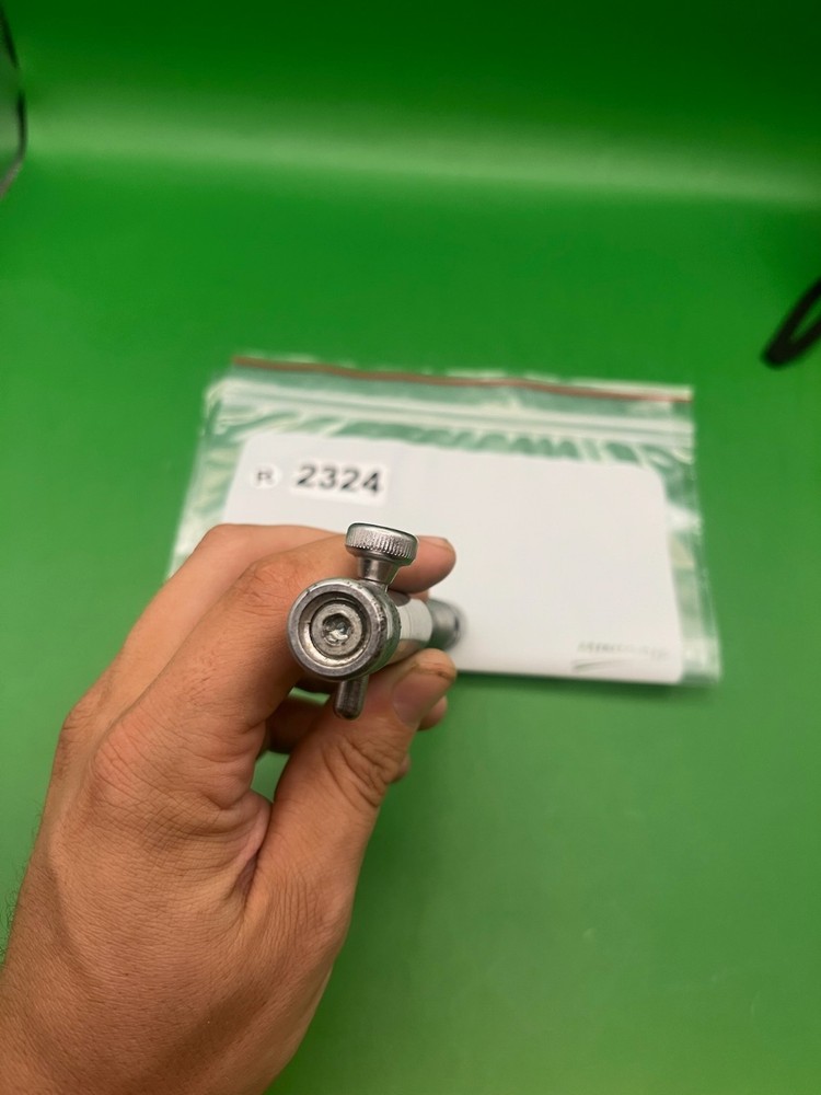 Autococker Bolt
