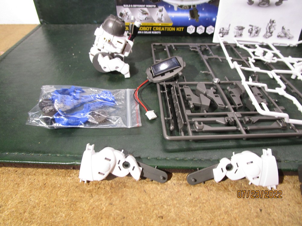STEM Build and Learn Solar Robot Open Box