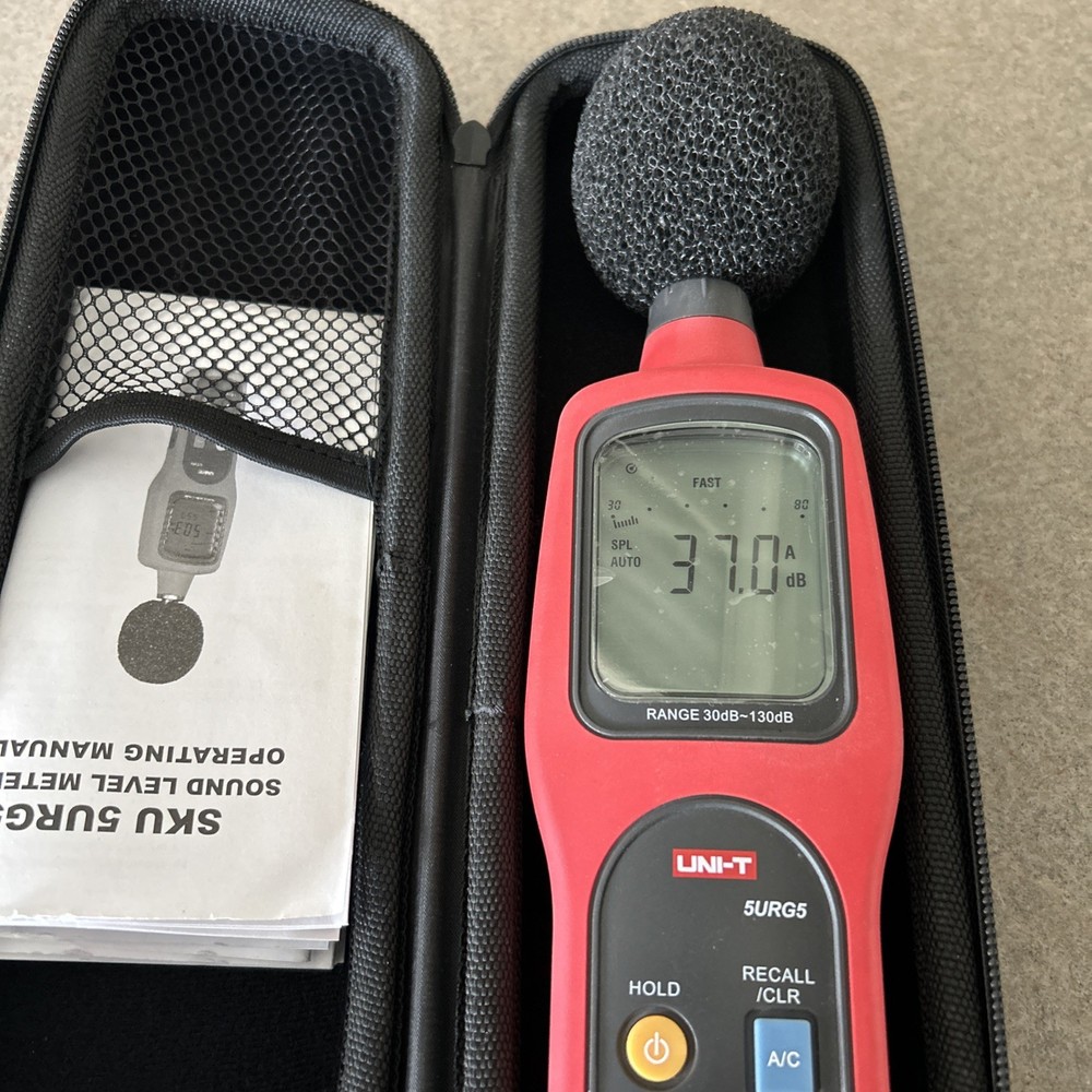 UNI-T 5URG5 sound meter range 30db - 130db