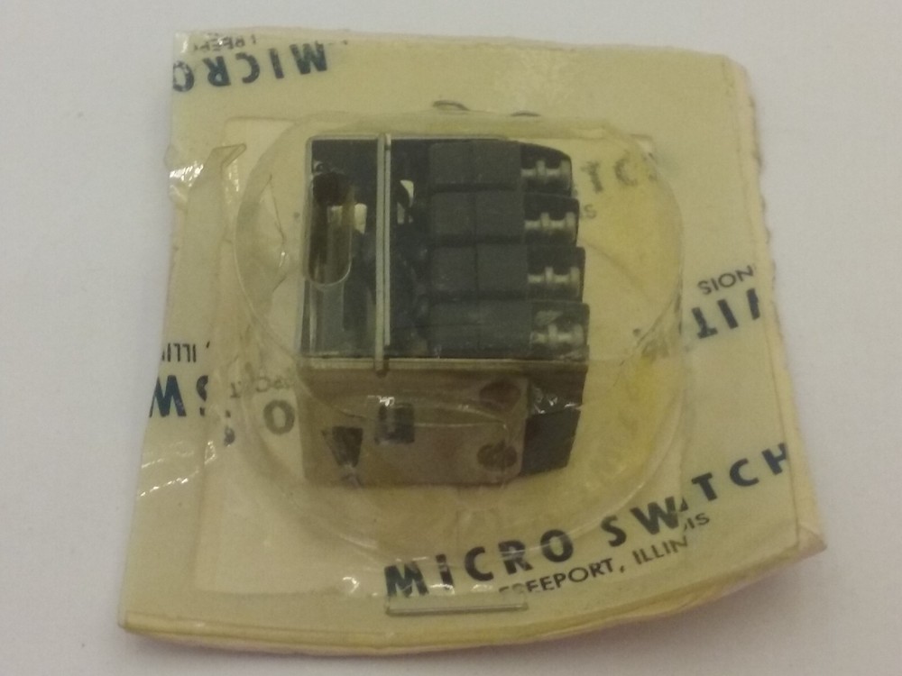 HONEYWELL MICROSWITCH 2DP-6924 PUSHBUTTON SWITCH 250V 5A NIB