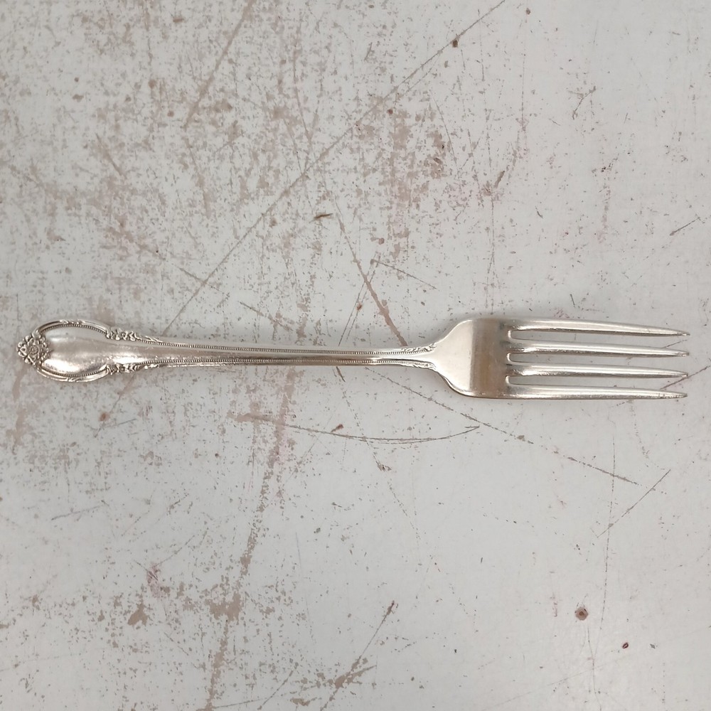 1847 Rogers Bros REMEMBERANCE Silverplate Flatware ~ 5 Pc Dinner Placing Service
