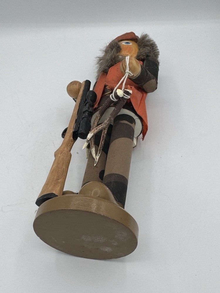 Old Deer Hunter Nutcracker