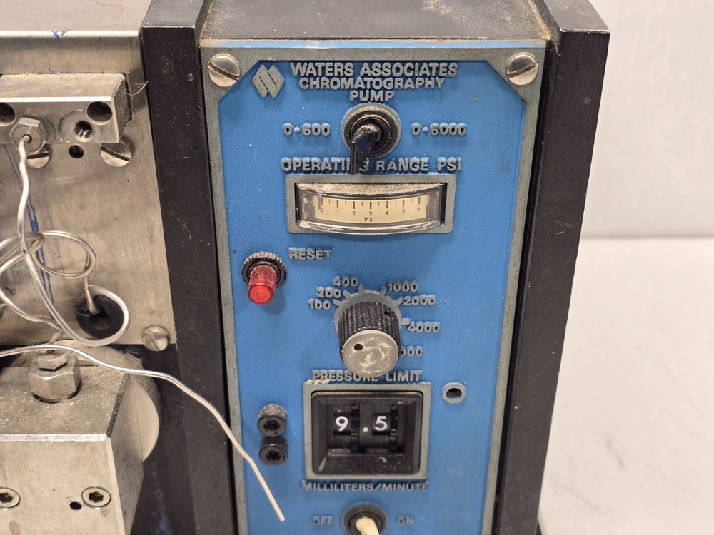 Waters Associates Solvent Delivery Chromatography Pump M-6000 Two Heads Untested
