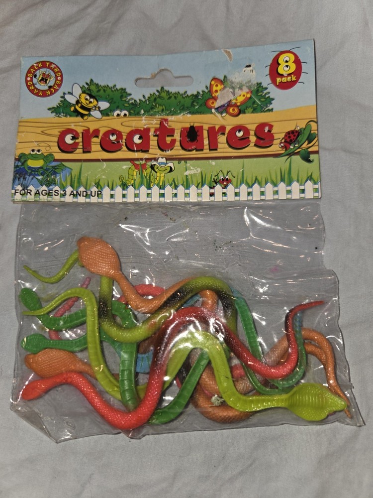 Back Yard Creatures Snakes 8 Pack