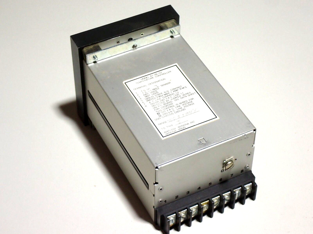 WATLOW 61-06-02 SERIES TEMPERATURE CONTROLLER USED