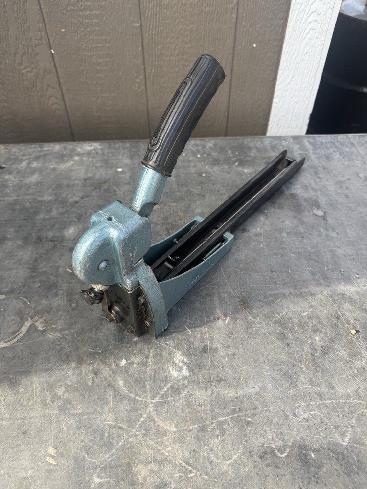 Vintage Clincher hand stapler system