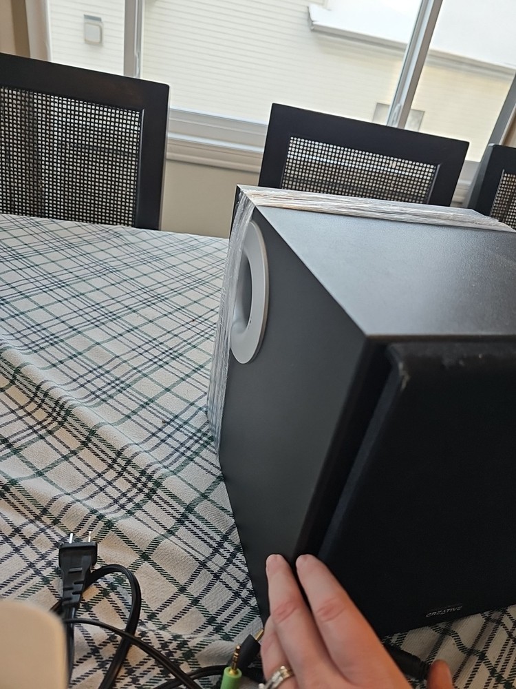 Creative Labs I-Trigue 2.1 3300 Speaker System w/ Powered Subwoofer