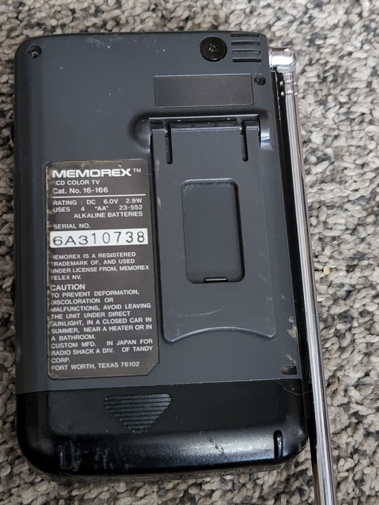 Vintage Memorex Pocketvision 29 Powers On