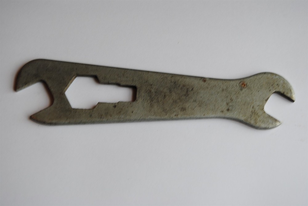 Binks Mfg. Co. 5-32 Paint Spray Multi Tool Wrench About 7” Long
