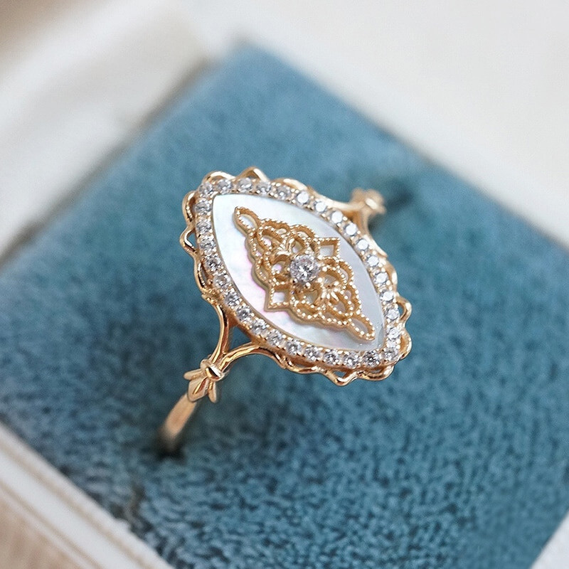 Natural Vintage Shell Luxury Ring