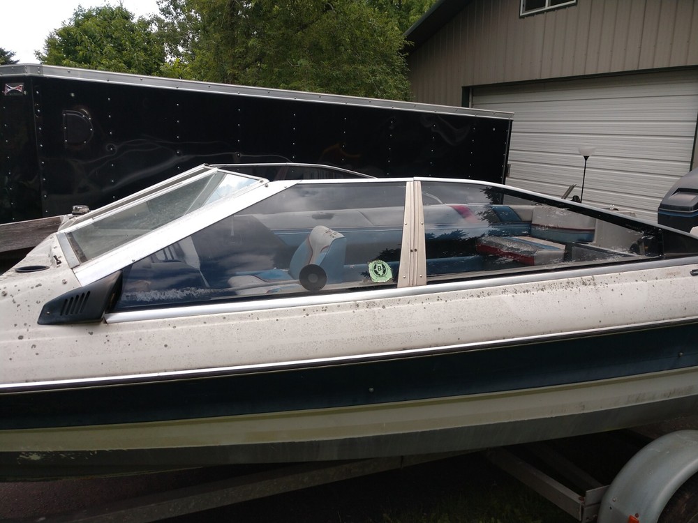 Bayliner Capri Windshield & Side Glass Sections Available READ FULL DESCRIPTION