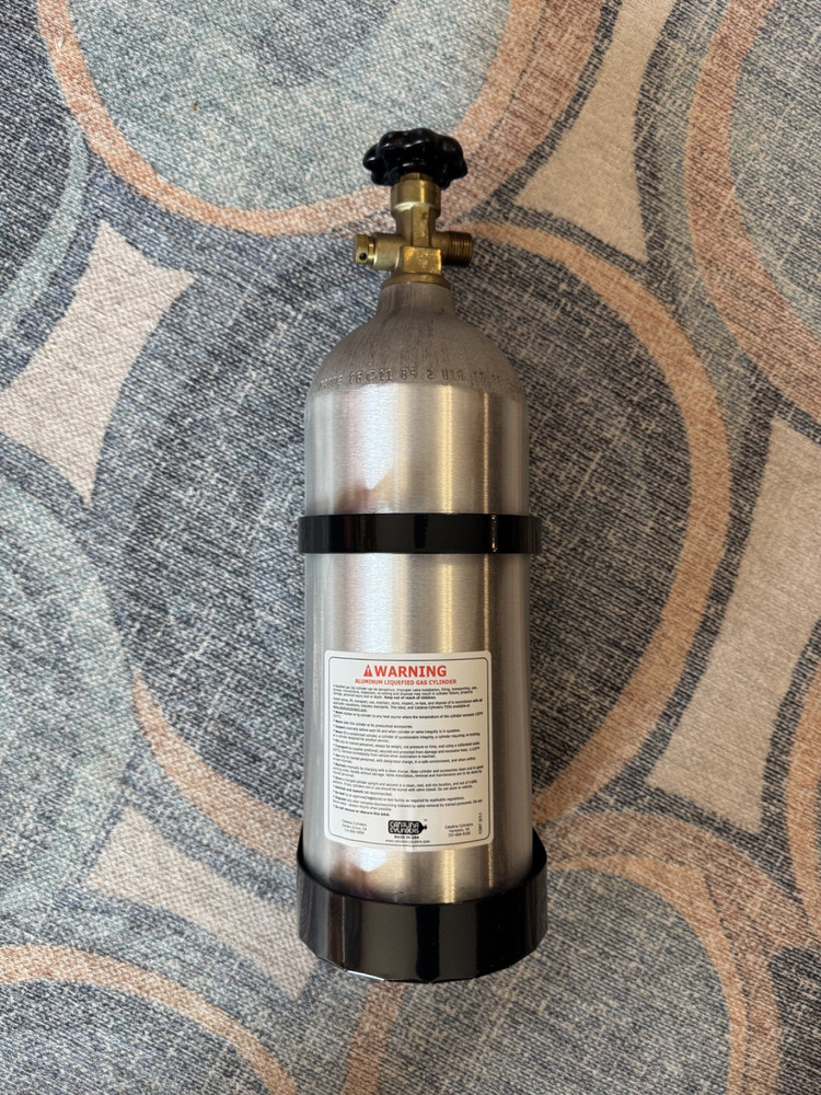 Beverage CO2 tank 7.53lbs with tank support