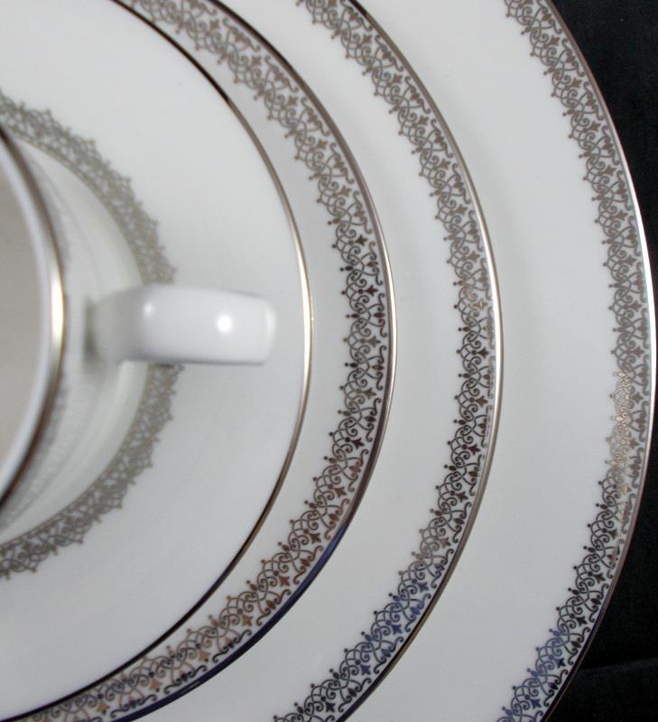 Lenox Lace Couture 5 Piece Place Setting