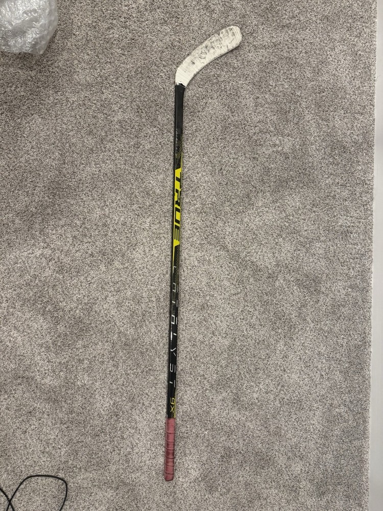 True Catalyst 9x Hockey Stick