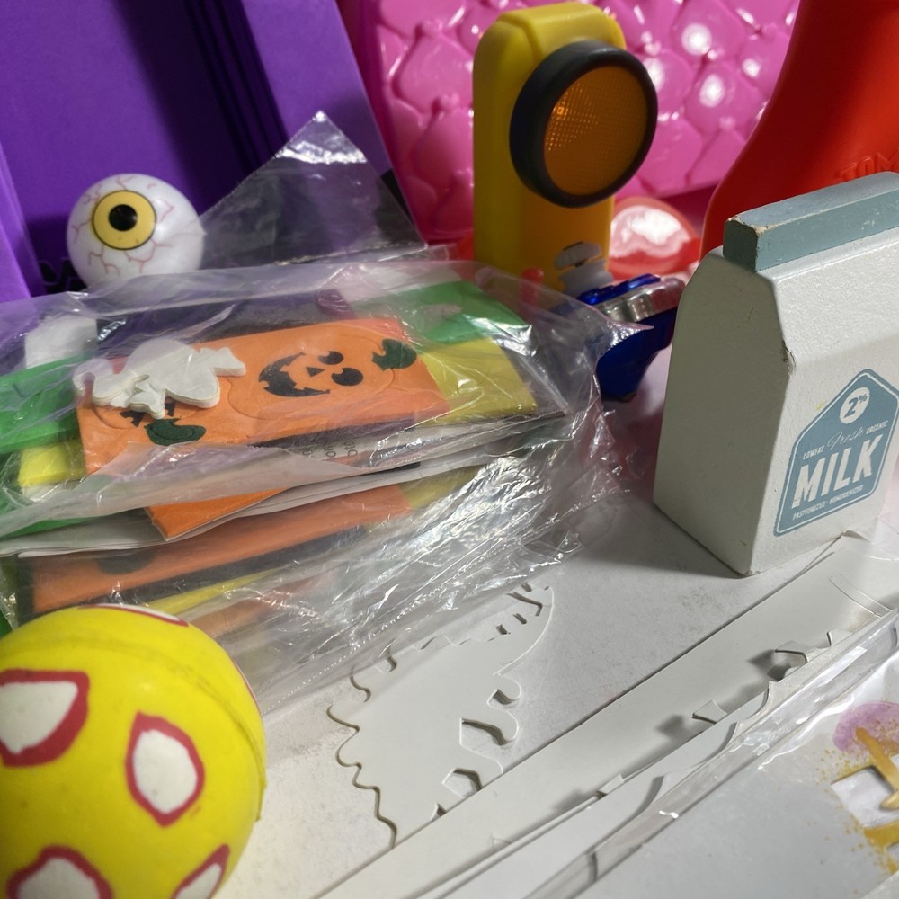 various toy lot 20 Plus Including A Working Bubble Machine With Bubbles