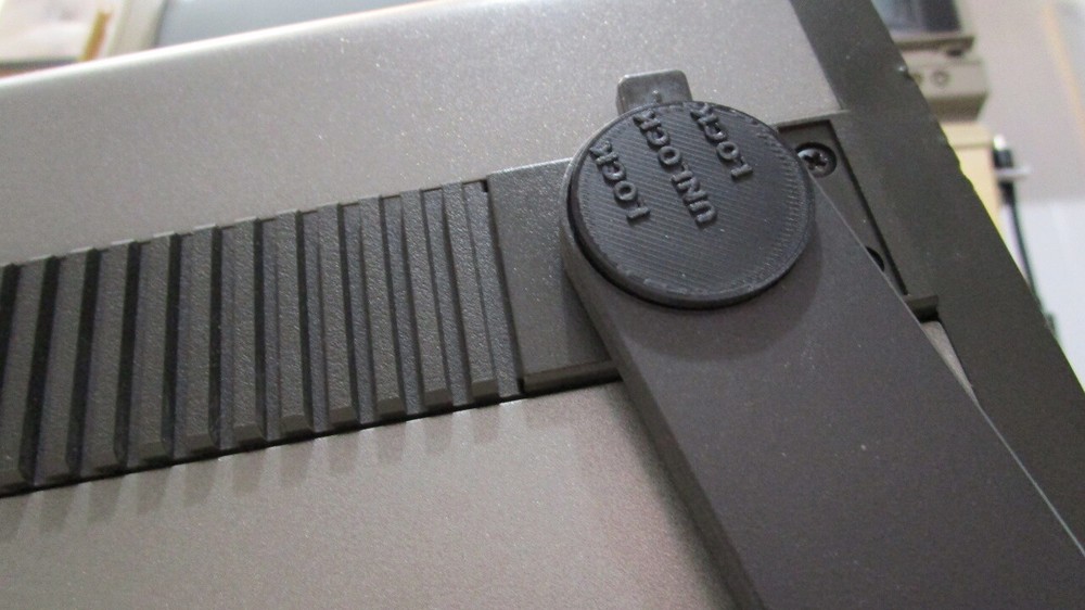 3D PRINTED COMPATIBLE HANDLE END CAP FOR COMMODORE SX-64