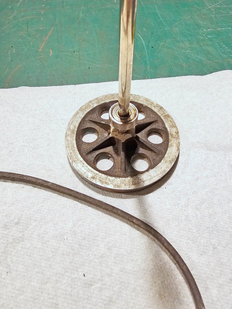 HOLMES 16mm Projector Type 12 - Wheel & Spindle