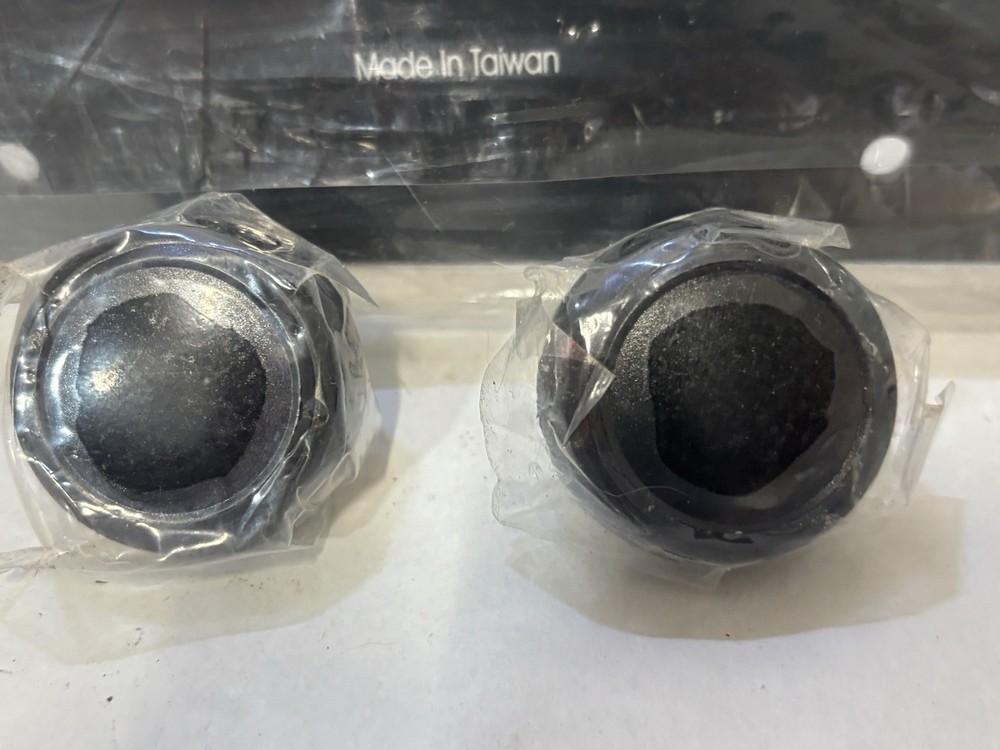 Garmin 2010c 2210c 3010c 3210c Mounting Bracket and Knobs New Opened Box