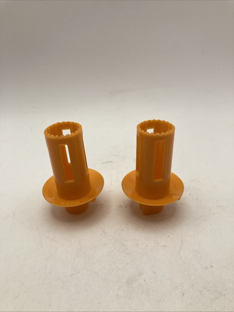 Two (2) Worlds Smallest Juice Extractor Plastic Kitchen Tool Orange Gadget