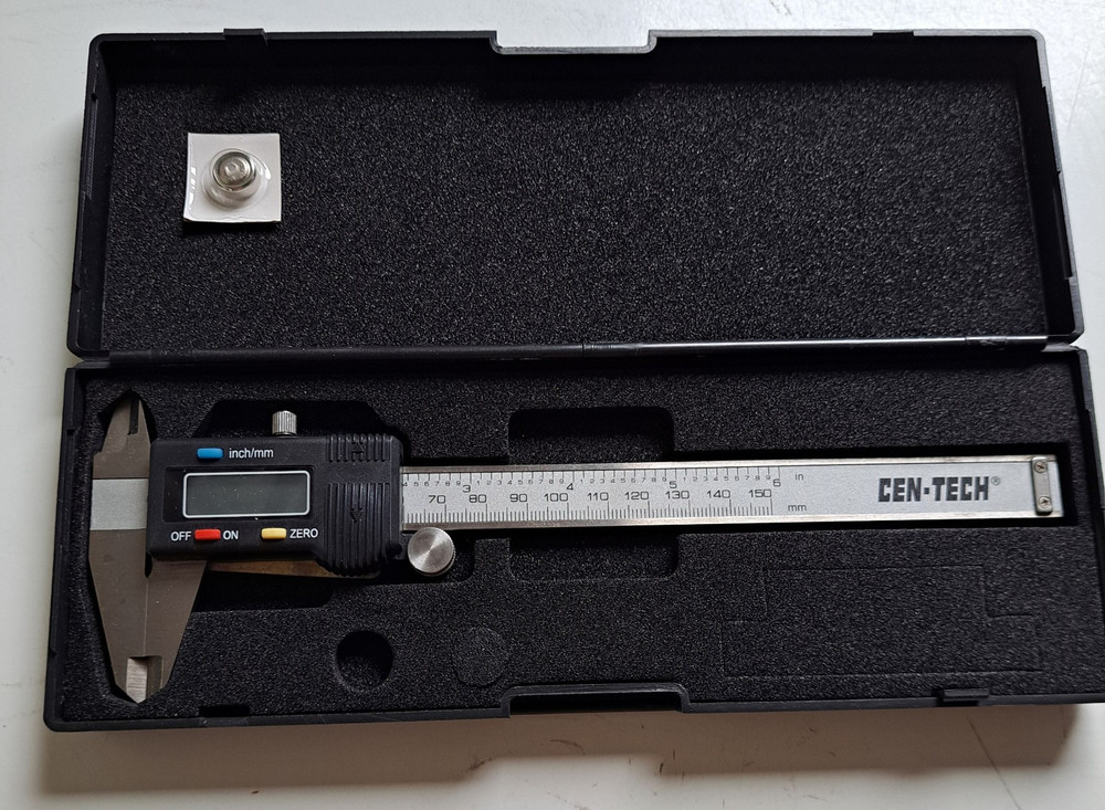Digital caliper with case, Cen Tech
