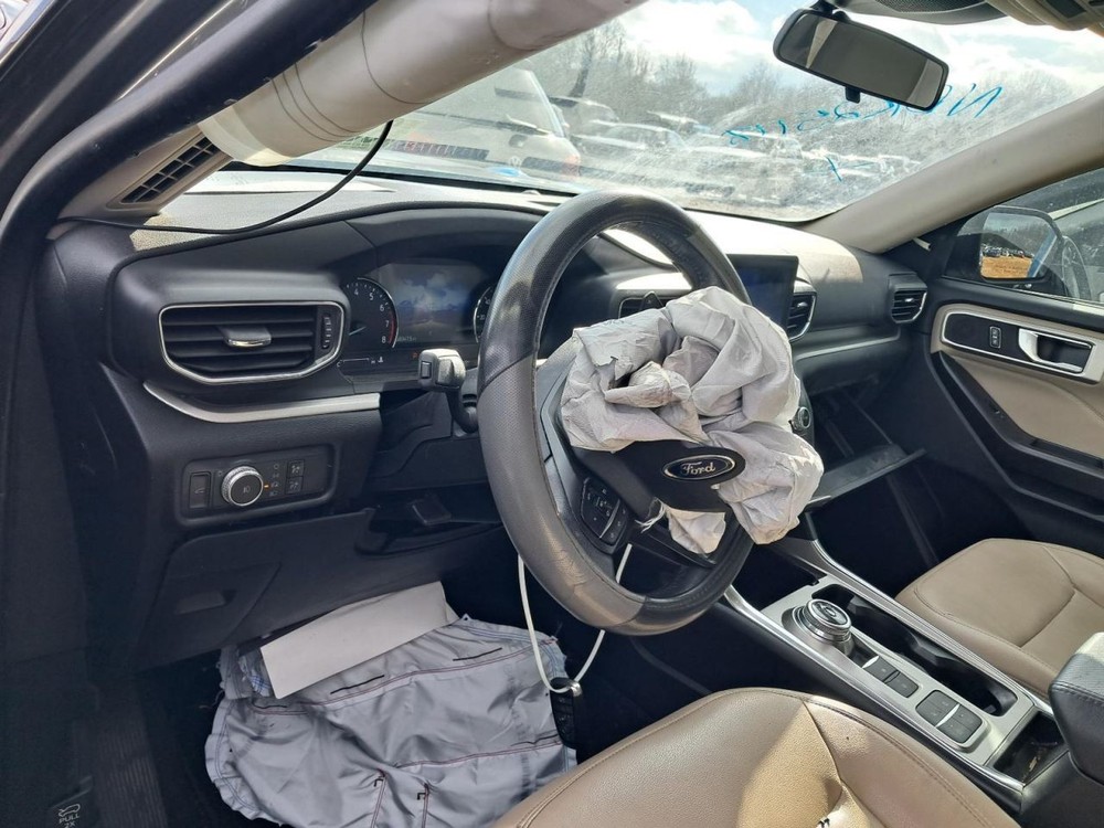 EXPLORER 2020 Glove Box 4885538