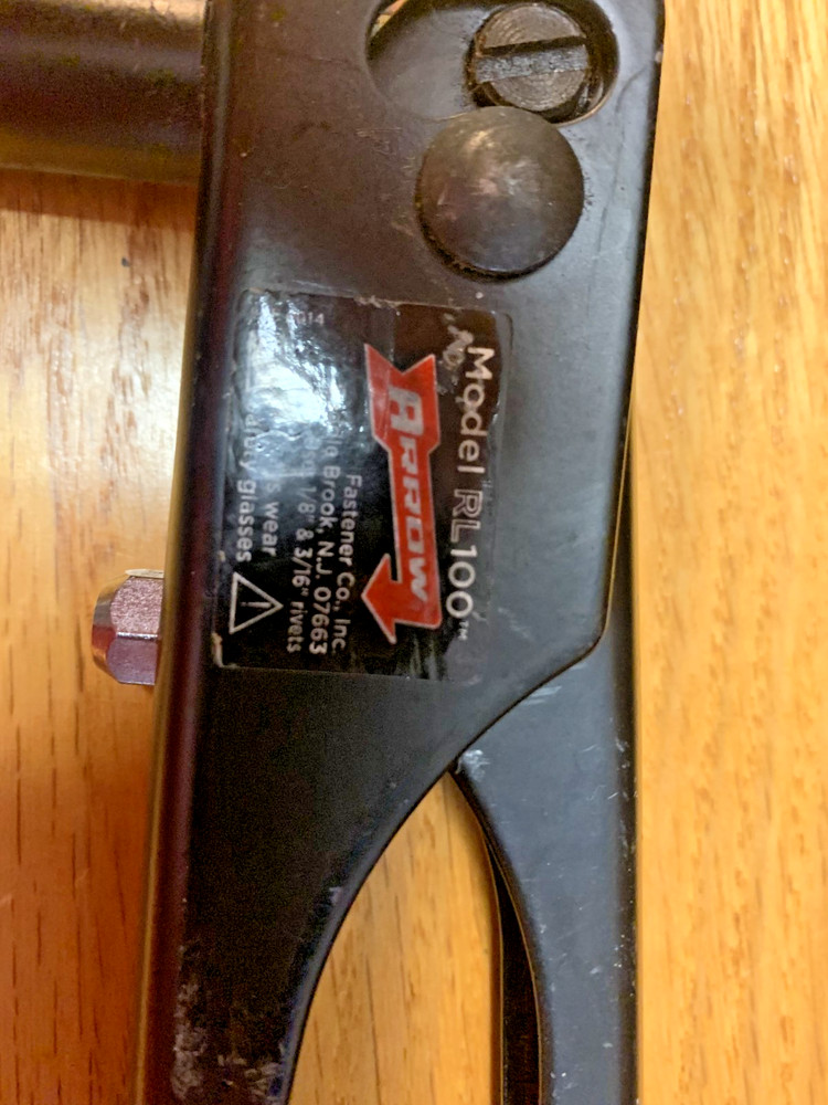 Arrow Fastener Standard Riveter RL100
