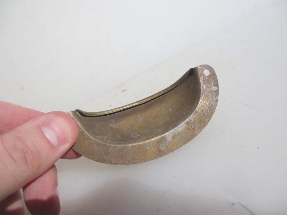 Vintage Brass Drawer Cup Handle Cupboard Pulls Shell Old Antique x1