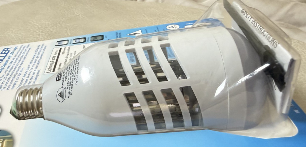 PIC Dual Purpose Bug Zapper and LED Light NEW