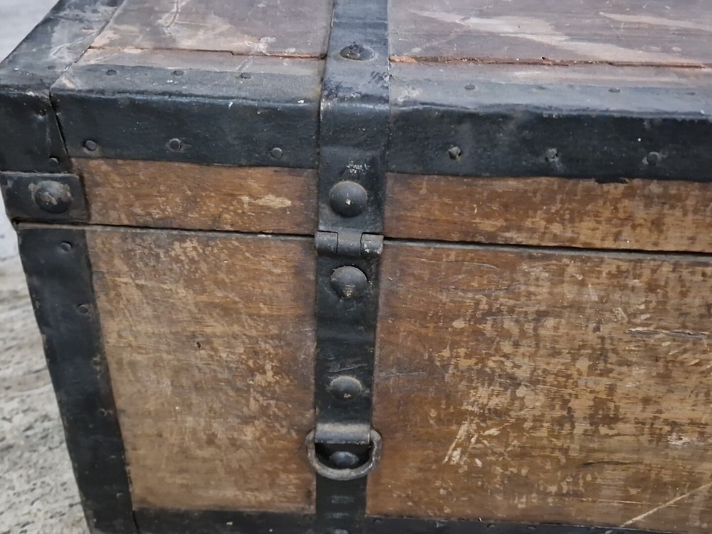 Antique Trunk Wooden 1900 About