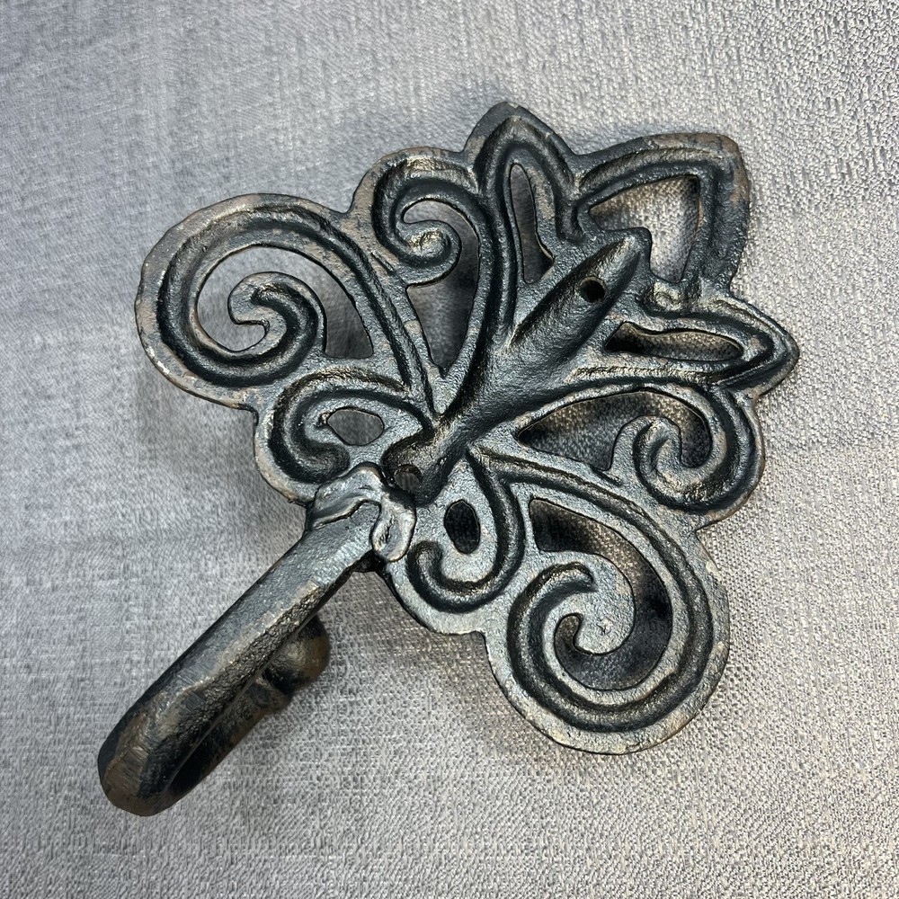 Ornate Cast Iron Wall Mount Coat Hook Hat Hook 6.5”x5”