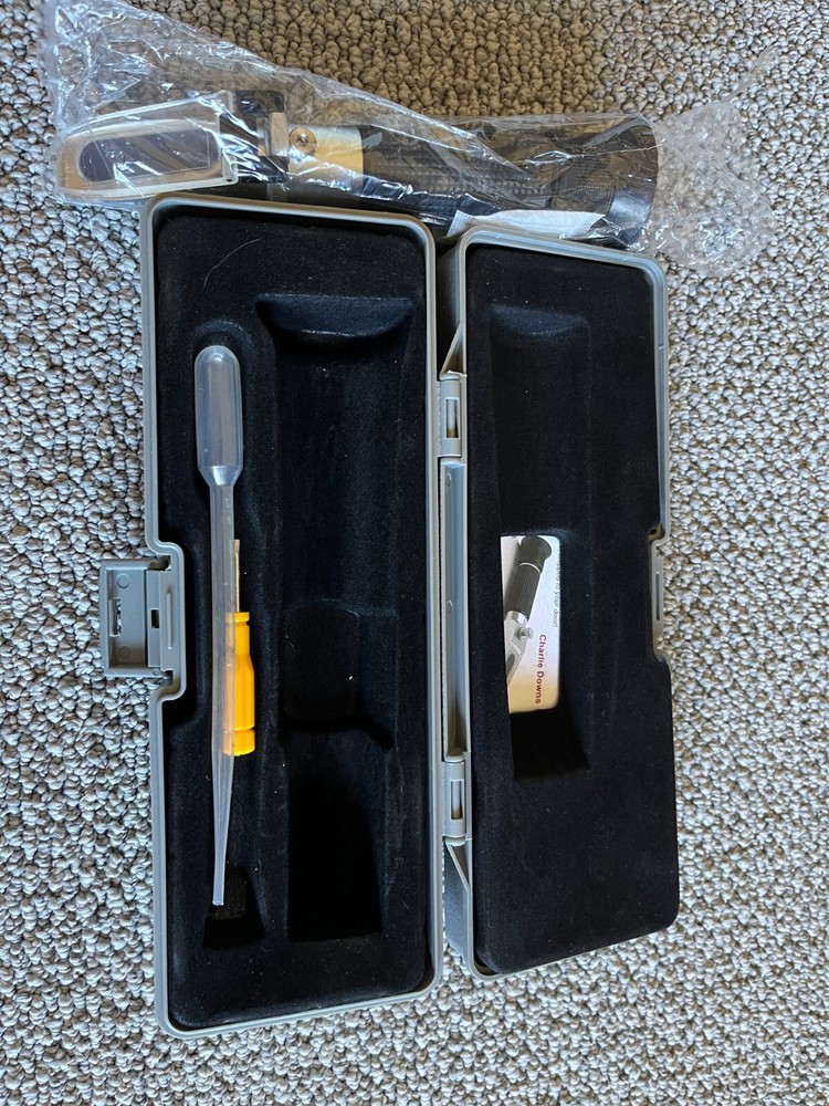 BRIX REFRACTOMETER Model RHB-32ATC