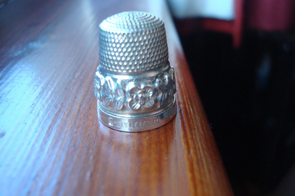 Sterling Silver Engraved Thimble, hallmarked, flowers