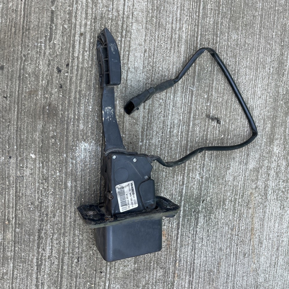 IVECO EUROCARGO THROTTLE