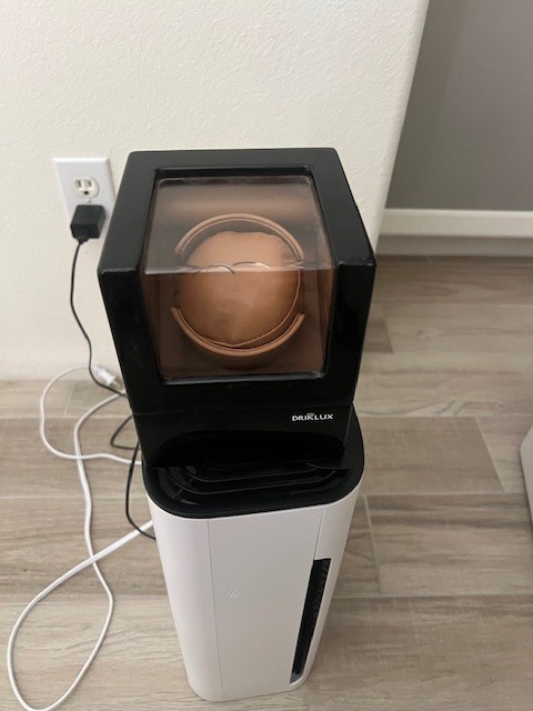 Driklux Black Single Automatic Watch Winder hardly used.