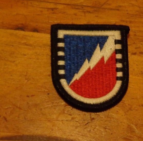AIRBORNE BERET FLASH. JCSE,JOINT COMMUNICATIONS SUPPORT ELEMENT,5TH SQUADRON