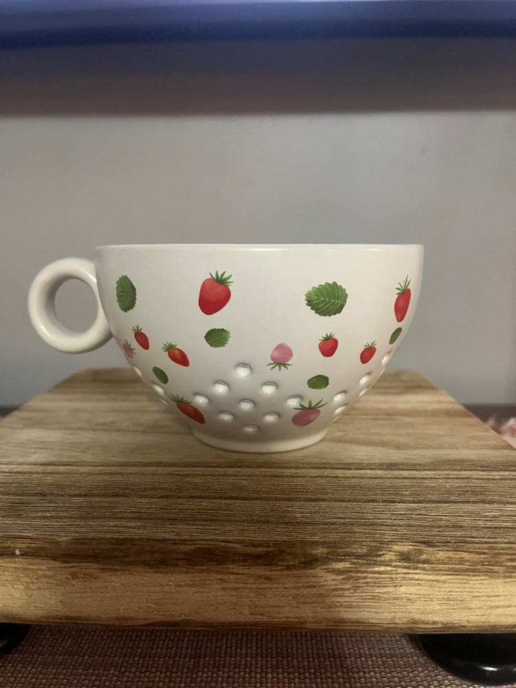 Crofton Stoneware Strawberry Print Colander / Strainer Cups Dish