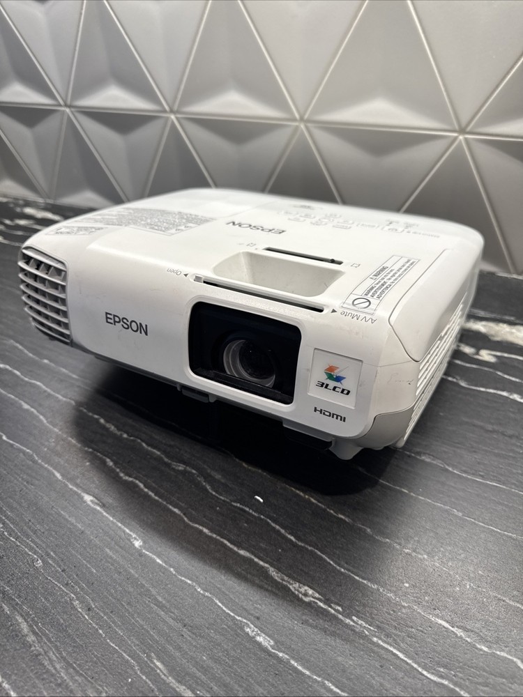 Epson PowerLite X17 3LCD Projector